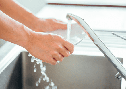 作業員が仕事している